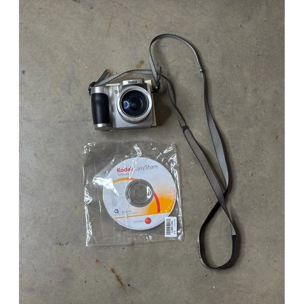 Kodak EasyShare Z710 7.1MP Digital Camera Silver Tested Works